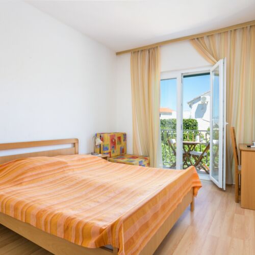 Pokój 3-osobowy z klimatyzacją z widokiem na morze S-5658-c