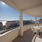 Sea View 5-Room Air Conditioned Apartment for 10 Persons A-5736-a