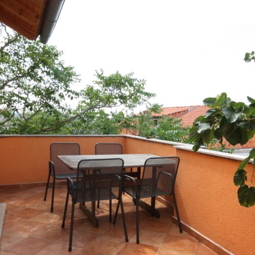 Apartament 6-osobowy z klimatyzacją z widokiem na morze z 3 pomieszczeniami sypialnianymi K-5094