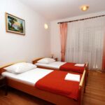 Tengerre néző légkondicionált 3 fős apartman 1 hálótérrel AS-4652-a