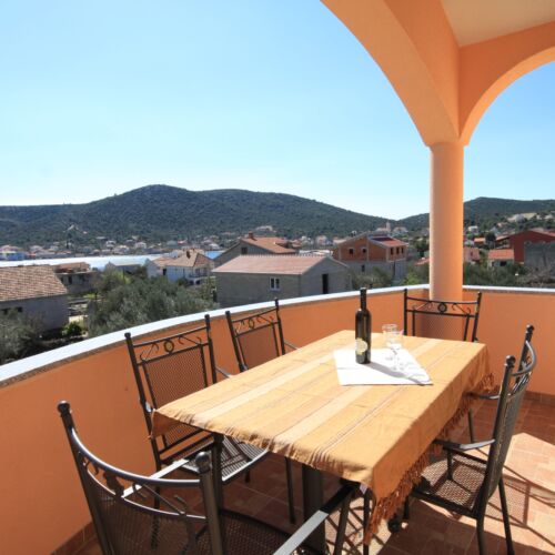 Sea View 1-Room Air Conditioned Apartment for 4 Persons A-8660-a