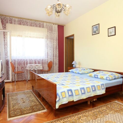 Sea View 1-Room Air Conditioned Apartment for 3 Persons A-10241-a