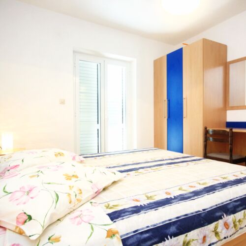2-Room Air Conditioned Apartment for 5 Persons with Terrace A-4440-c