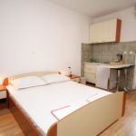 Apartmán s klimatizáciou s terasou s manželskou posteľou s 1 spálňou AS-6696-b