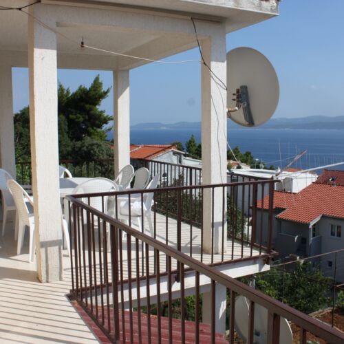 Apartament 8-osobowy z klimatyzacją z widokiem na morze z 4 pomieszczeniami sypialnianymi A-10360-a