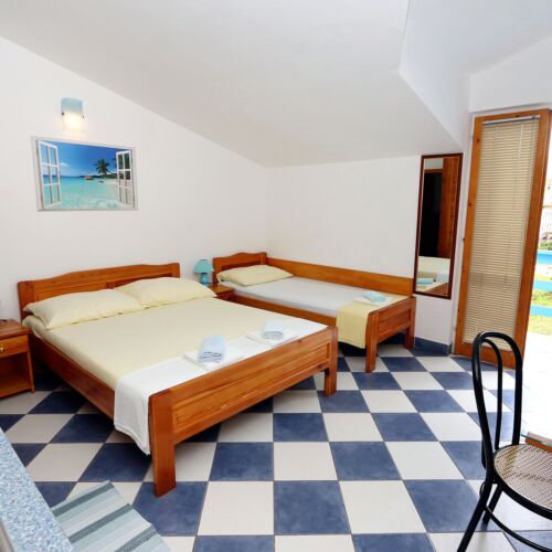 Apartament 3-osobowy z klimatyzacją z widokiem na morze z 1 pomieszczeniem sypialnianym AS-3589-l