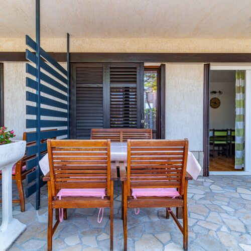 Apartament 5-osobowy z klimatyzacją z tarasem z 2 pomieszczeniami sypialnianymi A-5494-c