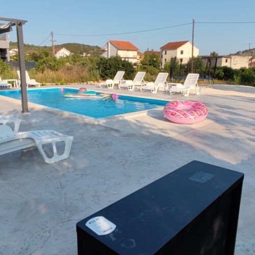 Sea View 2-Room Air Conditioned Apartment for 6 Persons A-12676-b