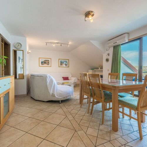 Apartament cu aer condiționat cu vedere spre mare cu 2 camere pentru 5 pers. A-2050-c