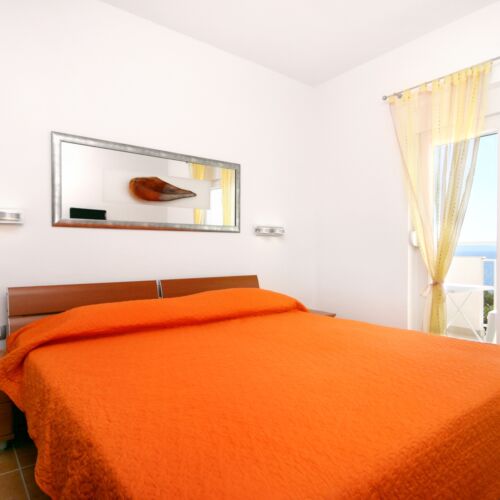 Apartament 4-osobowy z klimatyzacją z widokiem na morze z 1 pomieszczeniem sypialnianym A-2816-c