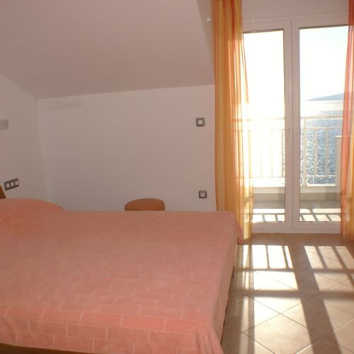 Apartament 3-osobowy z klimatyzacją z widokiem na morze z 1 pomieszczeniem sypialnianym AS-2816-b