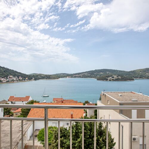 Apartament 5-osobowy z klimatyzacją z widokiem na morze z 2 pomieszczeniami sypialnianymi A-5130-a