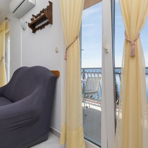 Apartament 6-osobowy z klimatyzacją z widokiem na morze z 3 pomieszczeniami sypialnianymi A-2805-b