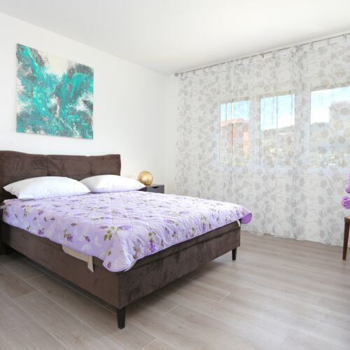 Apartament cu aer condiționat cu terasă cu 3 camere pentru 6 pers. A-2566-a