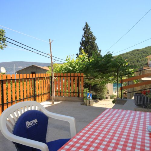 Apartament cu aer condiționat cu vedere spre mare cu 1 camera pentru 3 pers. AS-8081-a