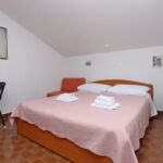 Apartmanok Parkolóhellyel Kornic, Krk - 415 Kornić