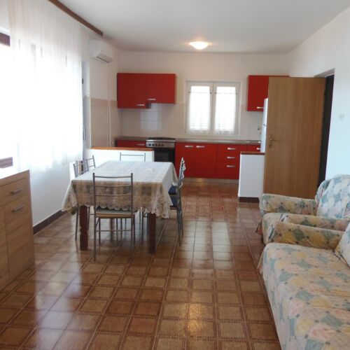 Apartament 6-osobowy z klimatyzacją z widokiem na morze z 3 pomieszczeniami sypialnianymi K-875