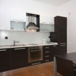 Apartman s klimatizací pro 4 os. se 2 ložnicemi s výhledem na moře A-3193-d