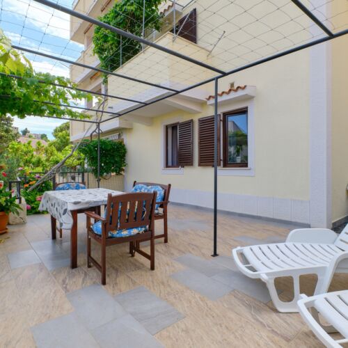 Apartament 3-osobowy z klimatyzacją z widokiem na morze z 2 pomieszczeniami sypialnianymi A-7879-a