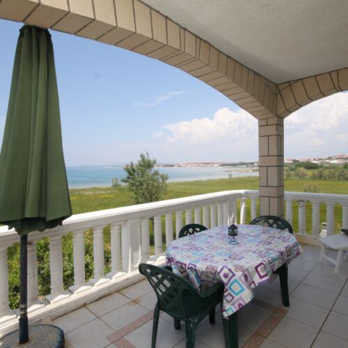 Sea View 2-Room Air Conditioned Apartment for 6 Persons A-6502-a