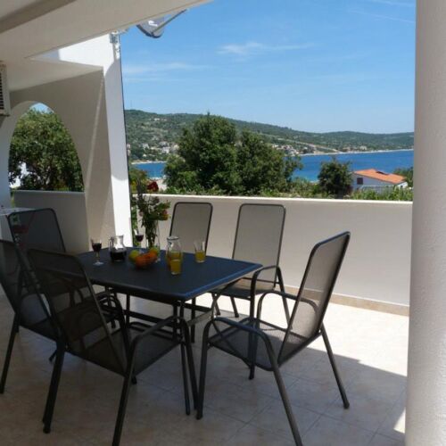Sea View 2-Room Air Conditioned Apartment for 6 Persons A-6024-f