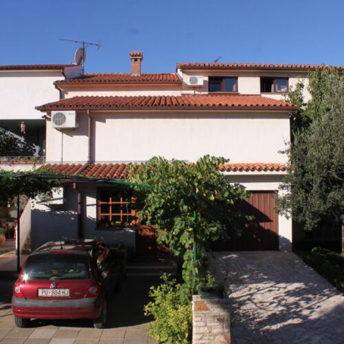 Apartament 4-osobowy z klimatyzacją z tarasem z 2 pomieszczeniami sypialnianymi A-7153-a