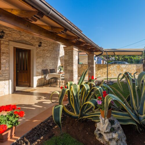 Apartament cu aer condiționat cu terasă cu 2 camere pentru 6 pers. A-13245-a