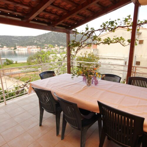 Sea View 4-Room Air Conditioned Apartment for 8 Persons A-10006-a