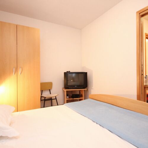 Sea View 1-Room Air Conditioned Apartment for 2 Persons AS-10006-a