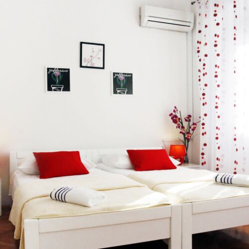 Camera twin cu aer condiționat cu balcon S-6973-b