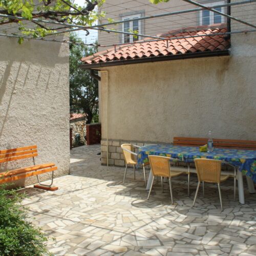 Apartament 4-osobowy z klimatyzacją z tarasem z 2 pomieszczeniami sypialnianymi