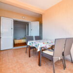 2-Zimmer-Apartment für 4 Personen mit Klimaanlage und Aussicht auf das Meer A-2013-a