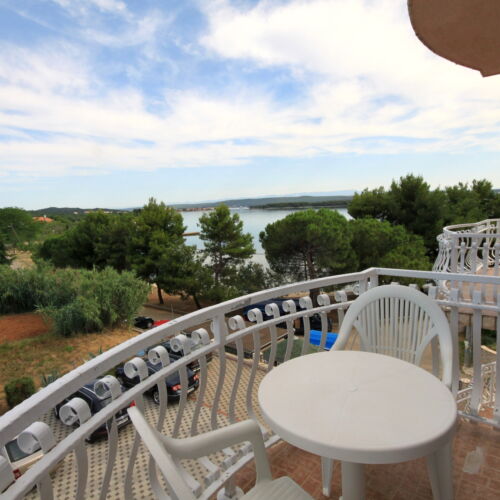 Tengerre néző légkondicionált 5 fős apartman 2 hálótérrel A-334-d