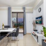 Apartament 4-osobowy z klimatyzacją z tarasem z 2 pomieszczeniami sypialnianymi A-7239-a
