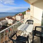 Apartament cu aer condiționat cu vedere spre mare cu 2 camere pentru 3 pers. A-7532-b