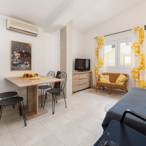 Klimatiziran Sa terasom apartman za 6 osoba(e) sa 3 spavaće(om) sobe(om) A-6707-c