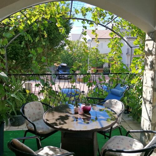 Apartament 4-osobowy z klimatyzacją z tarasem z 2 pomieszczeniami sypialnianymi A-5320-b