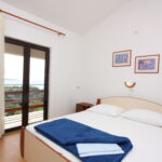 Apartman s klimatizací s manželskou postelí s 1 ložnicí s výhledem na moře A-2002-b