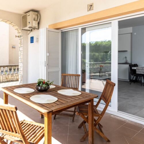 Apartament 4-osobowy z klimatyzacją z tarasem z 1 pomieszczeniem sypialnianym A-5589-b