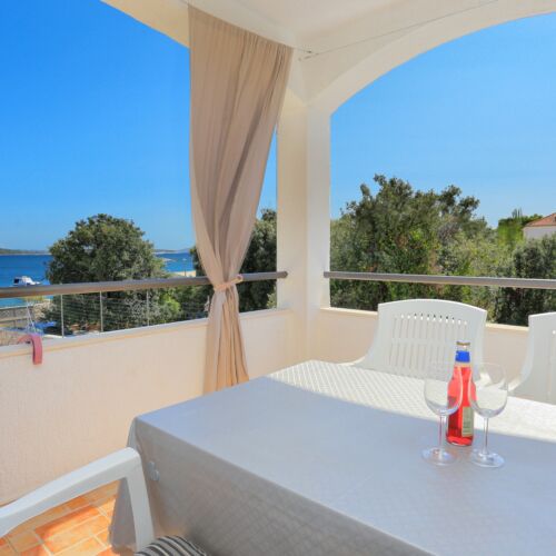 Sea View 2-Room Air Conditioned Apartment for 4 Persons A-4286-a