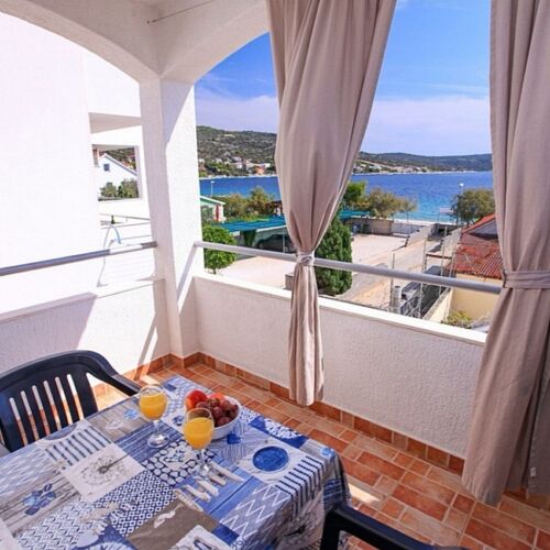 Sea View 2-Room Air Conditioned Apartment for 4 Persons A-4286-b
