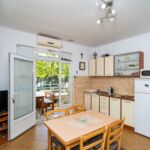 Tengerre néző légkondicionált 4 fős apartman 1 hálótérrel A-10233-b
