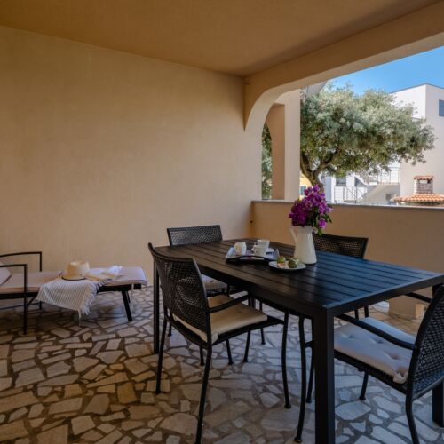 Apartament 4-osobowy z klimatyzacją z tarasem z 2 pomieszczeniami sypialnianymi A-6516-a