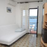 Sea View 1-Room Air Conditioned Apartment for 4 Persons A-8525-a