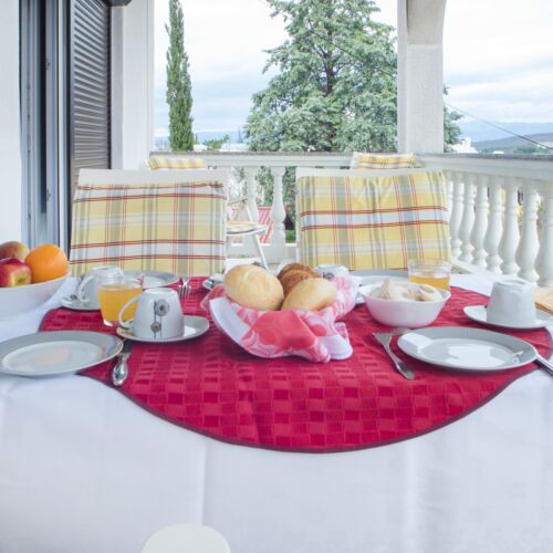 Apartament 6-osobowy z klimatyzacją z tarasem z 2 pomieszczeniami sypialnianymi A-5456-b