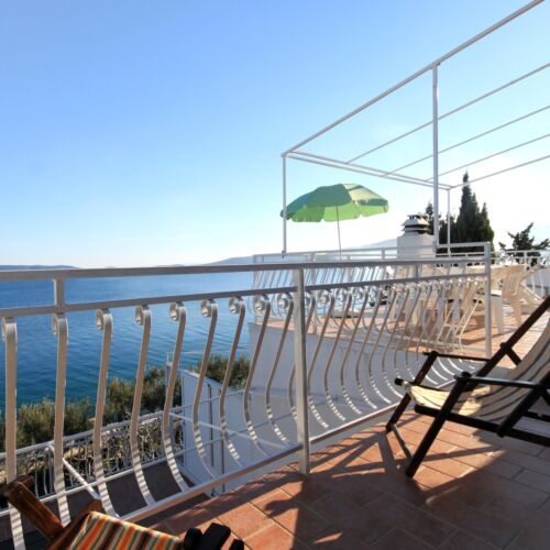 Sea View 2-Room Air Conditioned Apartment for 5 Persons A-1051-d