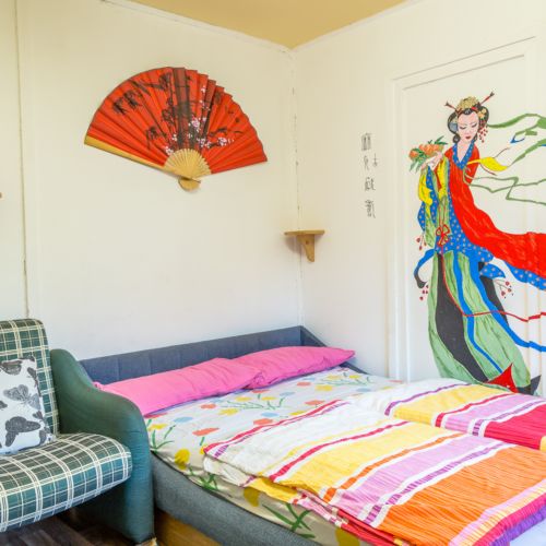 Camera twin standard la etaj