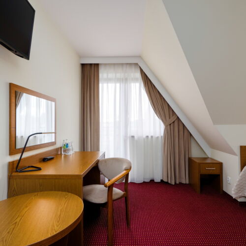 5 Person Room
