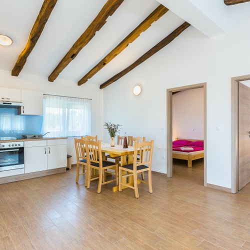 Whole House Holiday Home for 8 Persons with Terrace (extra beds available)