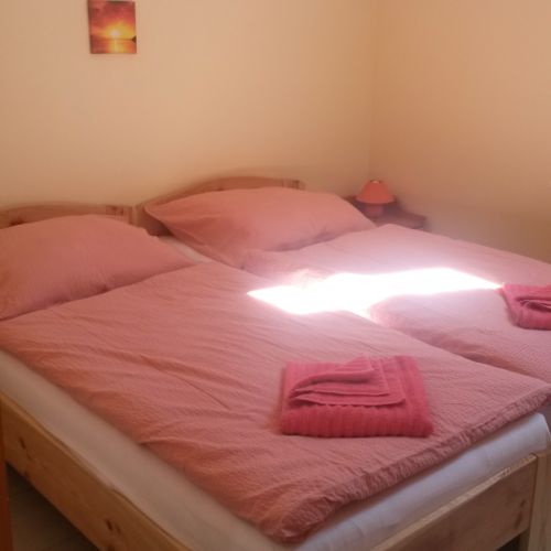 Rodinný Apartman pro 6 os. se 2 ložnicemi na poschodí